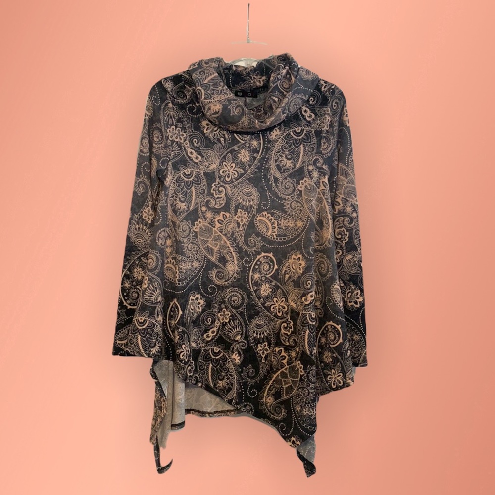 Boutique Sweater — BNWT
